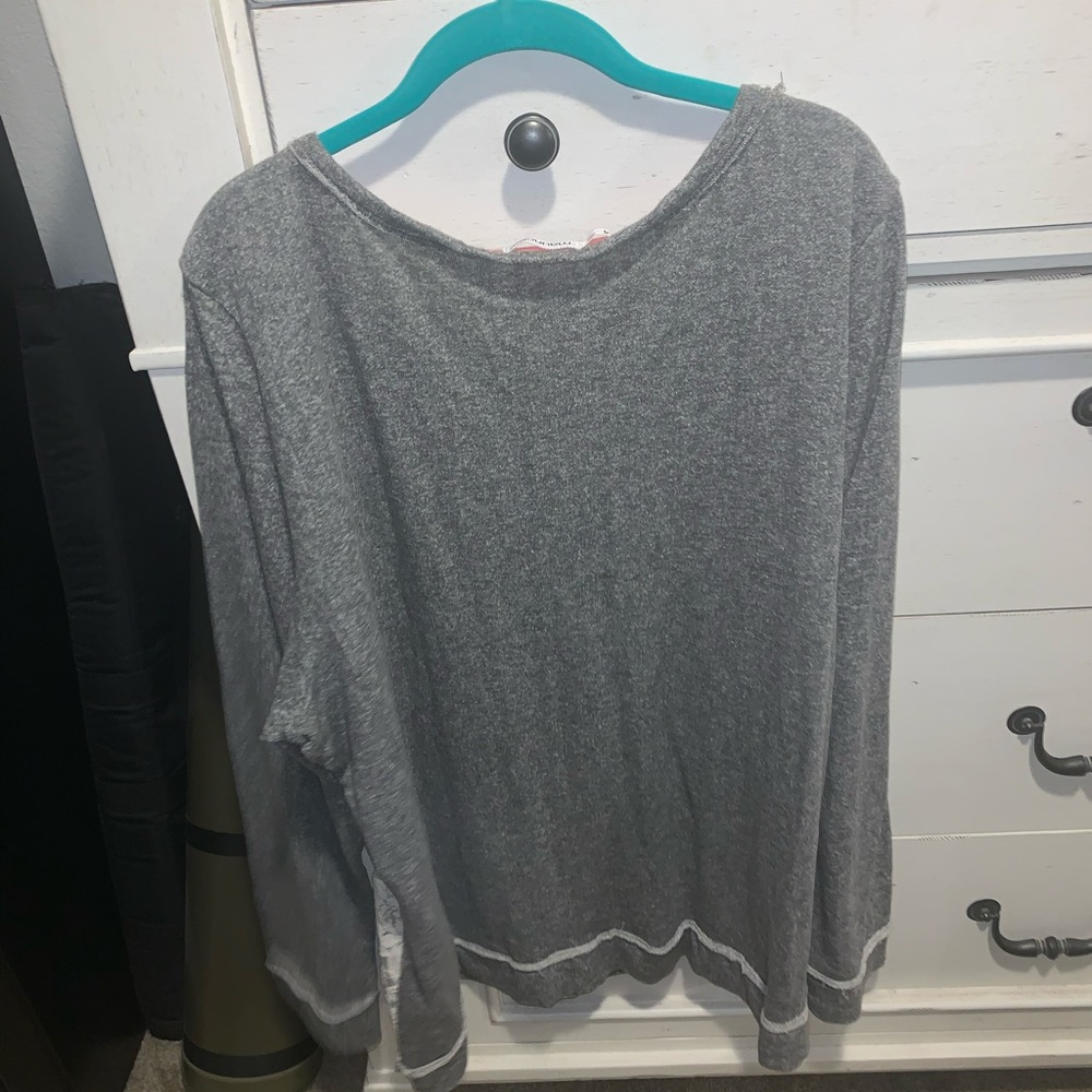 Grey sweatshirt with lace front